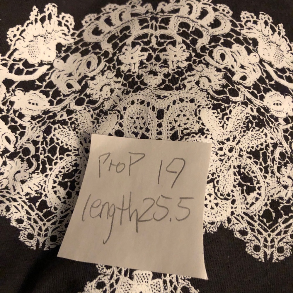 Fifth Sun Grey Tee with Sugar Skull White Design. Large. NWT - Picture 7 of 8